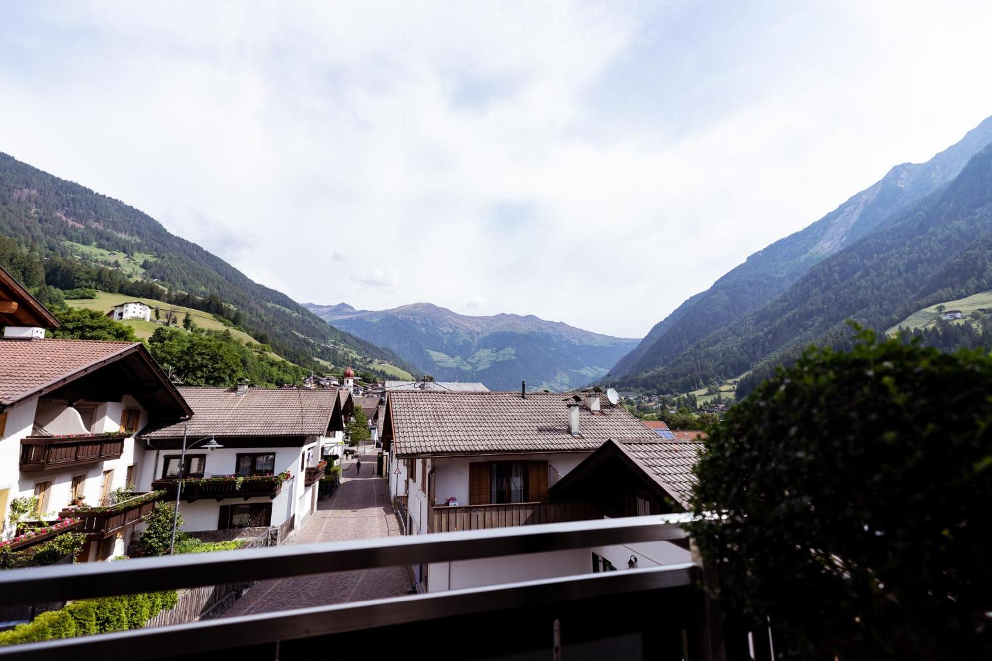 Ramoser Living Apartments San Martino In Passiria  Exteriör bild